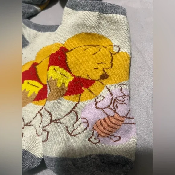 Women's 9-11 Winnie the Pooh Themed Socks - Picture 3 of 7